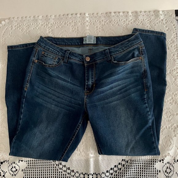 Republic Jeans - Picture 5 of 8